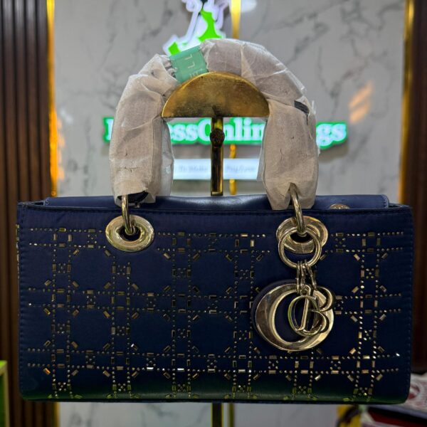 Chrisbella4100 POB151